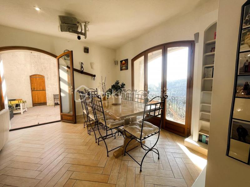 Maison traditionnelle - 140 m² - 4 pièces