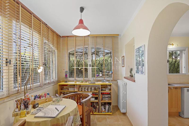 Maison - 189 m² - 9 pièces