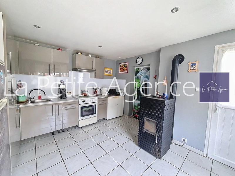 Maison - 99 m² - 5 pièces