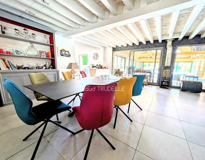 Maison - 458 m² - 11 pièces