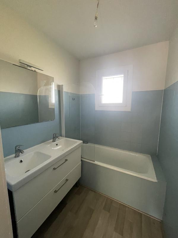 Maison traditionnelle - 88 m² - 4 pièces