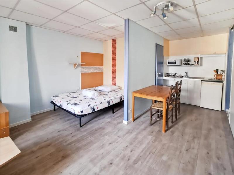Studio - 304 m² - 8 pièces