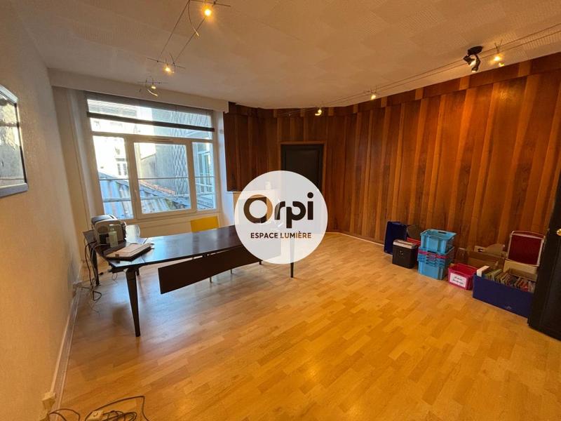 Appartement - 208 m² - 6 pièces