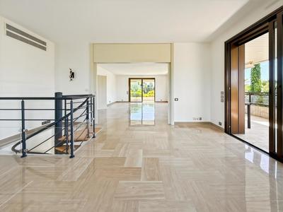 Appartement - 270 m² - 6 pièces