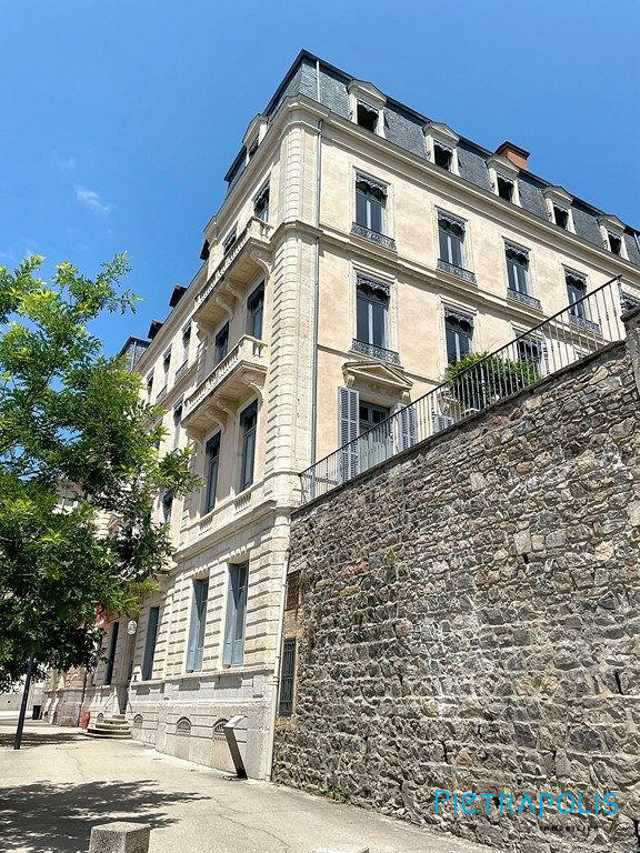 Appartement - 89 m² - 4 pièces