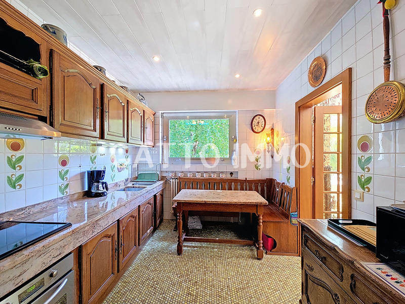 Maison - 200 m² - 8 pièces