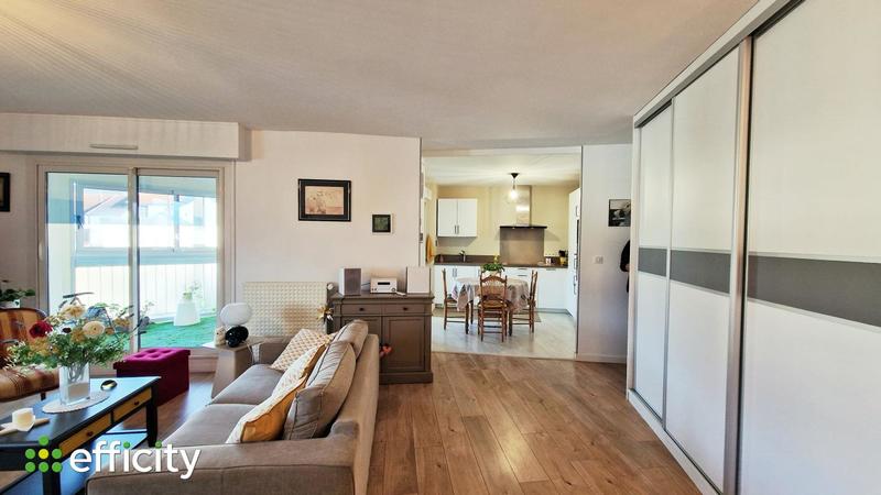 Appartement - 82 m² - 3 pièces