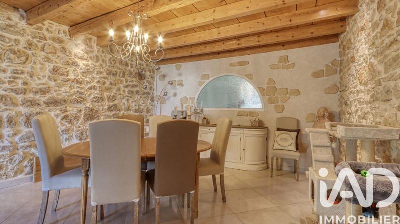 Maison - 240 m² - 7 pièces