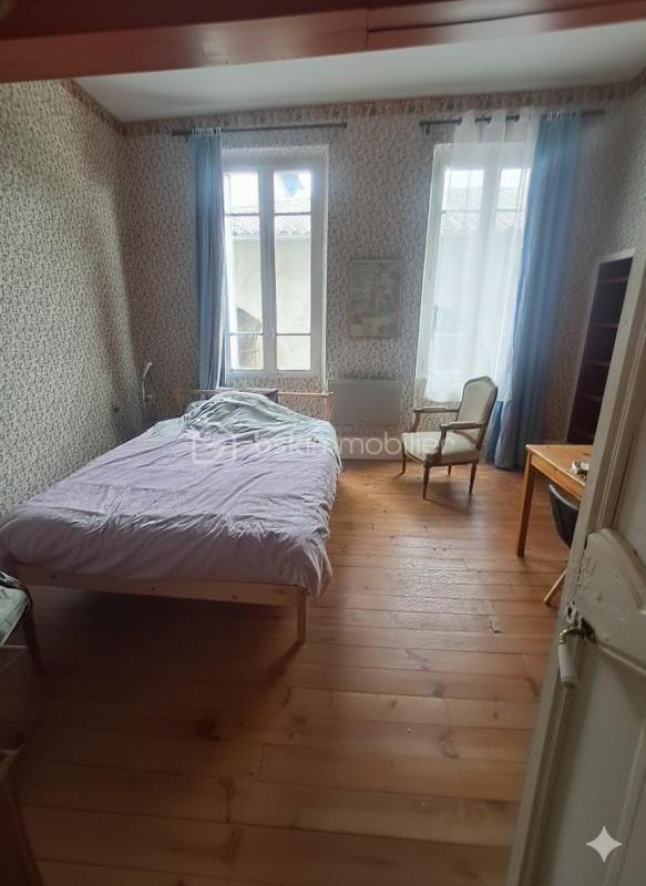 Demeure - 260 m² - 9 pièces