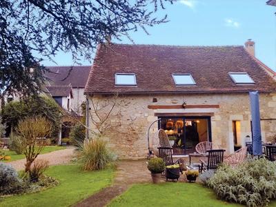 Maison - 260 m² - 10 pièces