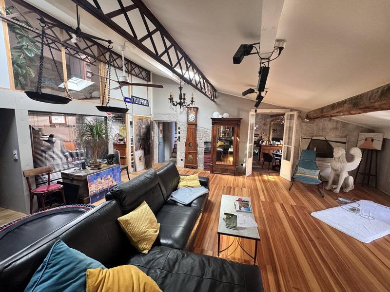 Appartement - 125 m² - 6 pièces