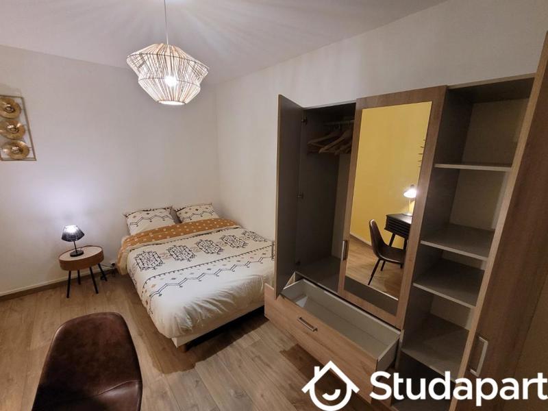 Chambre - 10 m² - 1 pièce