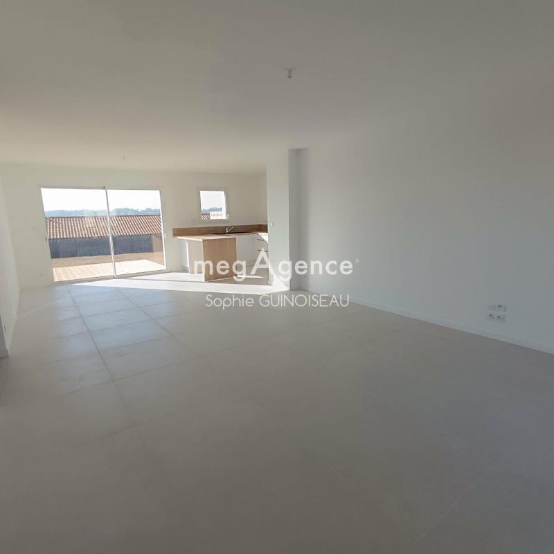 Maison - 104 m² - 4 pièces