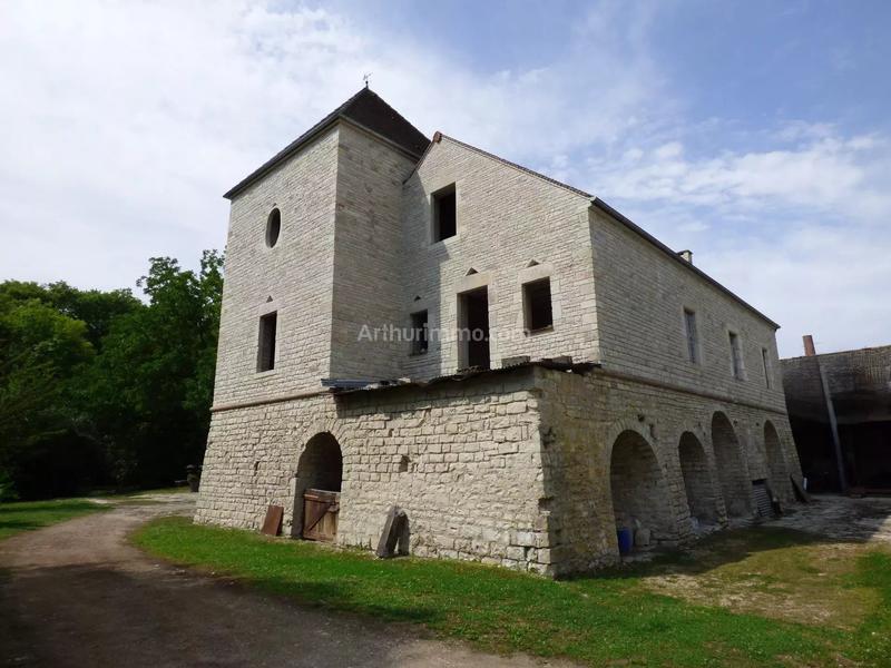 Maison - 310 m² - 11 pièces