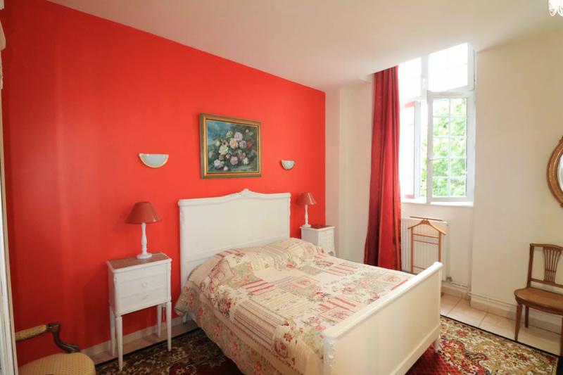 Maison chambre d'hôtes - 331 m² - 16 pièces