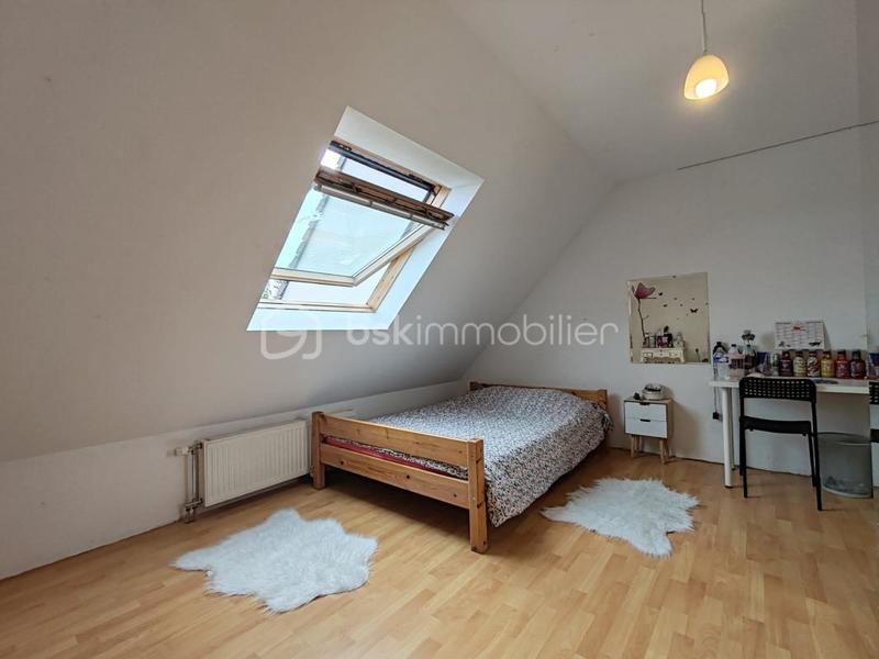 Maison - 202 m² - 8 pièces