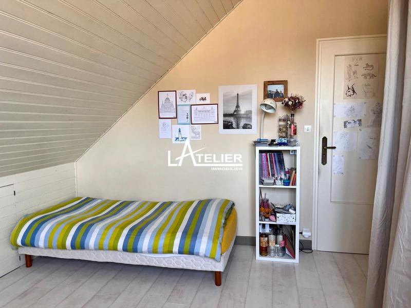 Maison - 225 m² - 9 pièces