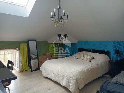 Maison - 210 m² - 8 pièces