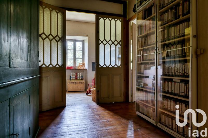 Maison - 845 m² - 30 pièces