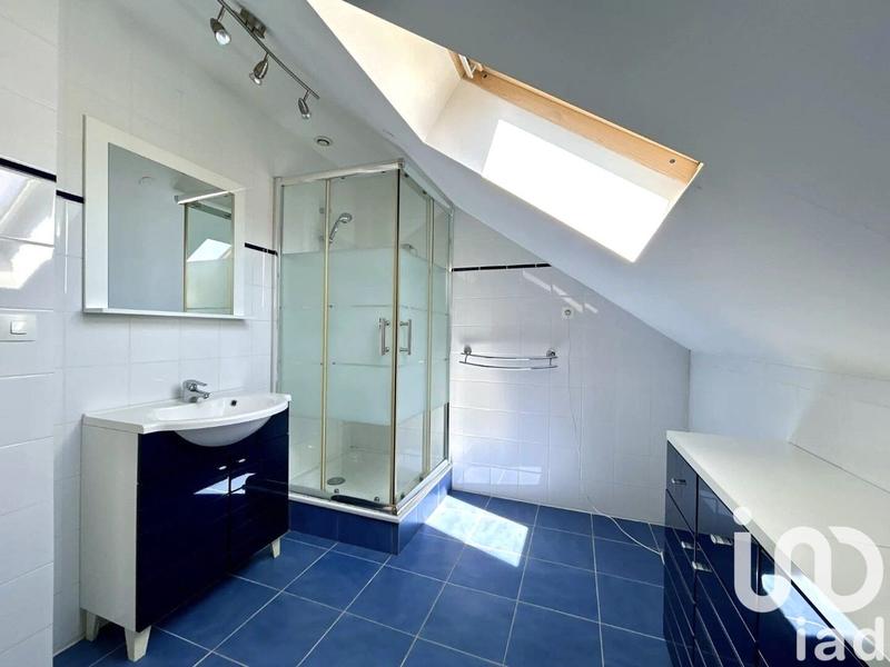 Maison - 200 m² - 8 pièces