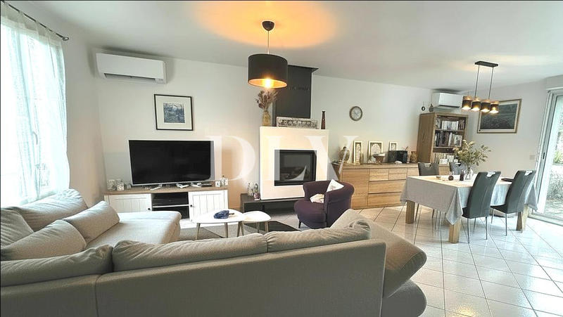 Maison traditionnelle - 110 m² - 5 pièces