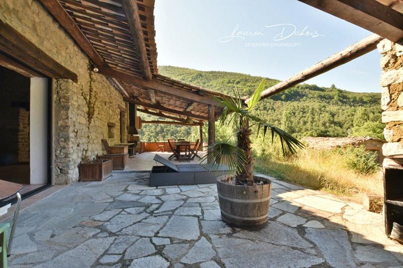 Maison - 234 m² - 6 pièces