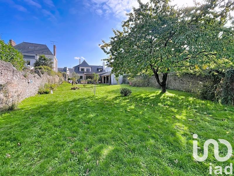 Maison - 260 m² - 8 pièces