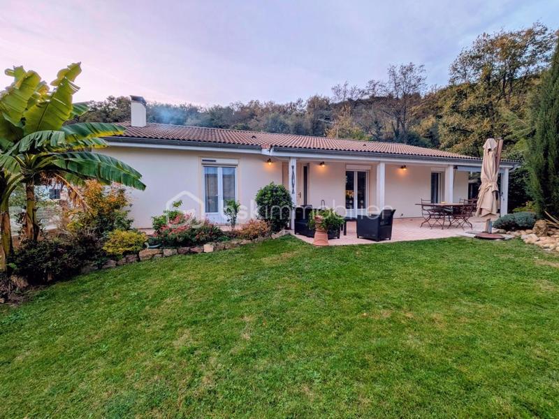 Maison - 120 m² - 8 pièces