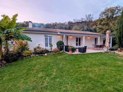 Maison - 120 m² - 8 pièces