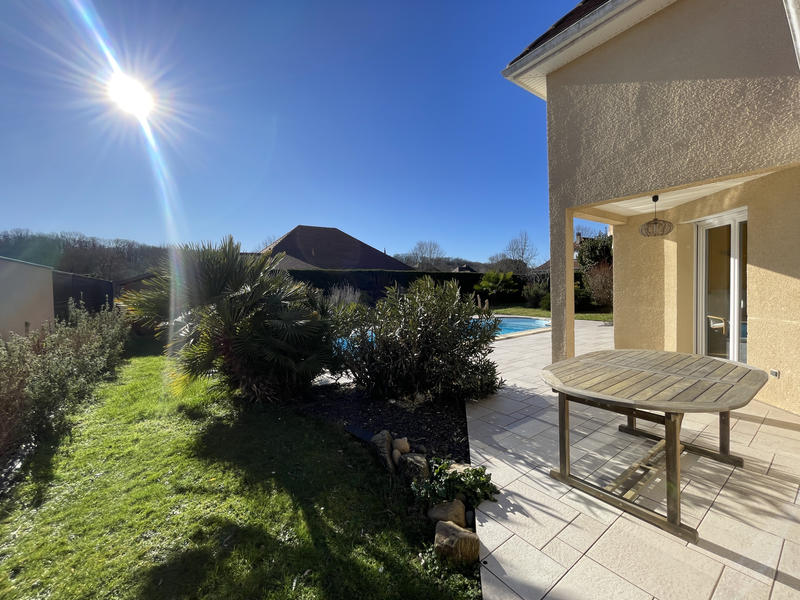 Maison - 197 m² - 8 pièces