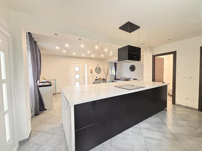 Maison - 96 m² - 5 pièces