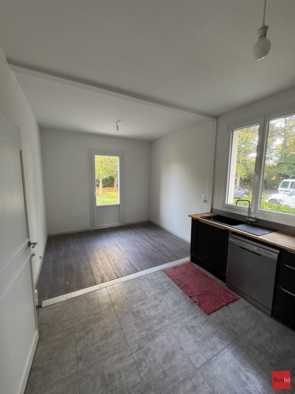 Maison contemporaine - 237 m² - 11 pièces