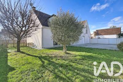 Maison - 242 m² - 10 pièces