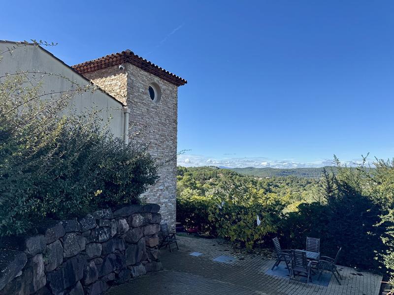 Villa - 240 m² - 8 pièces