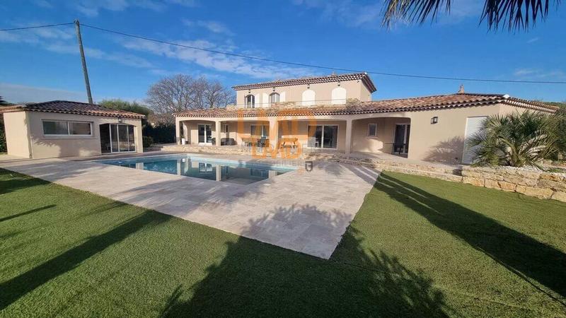 Propriété - 250 m² - 7 pièces