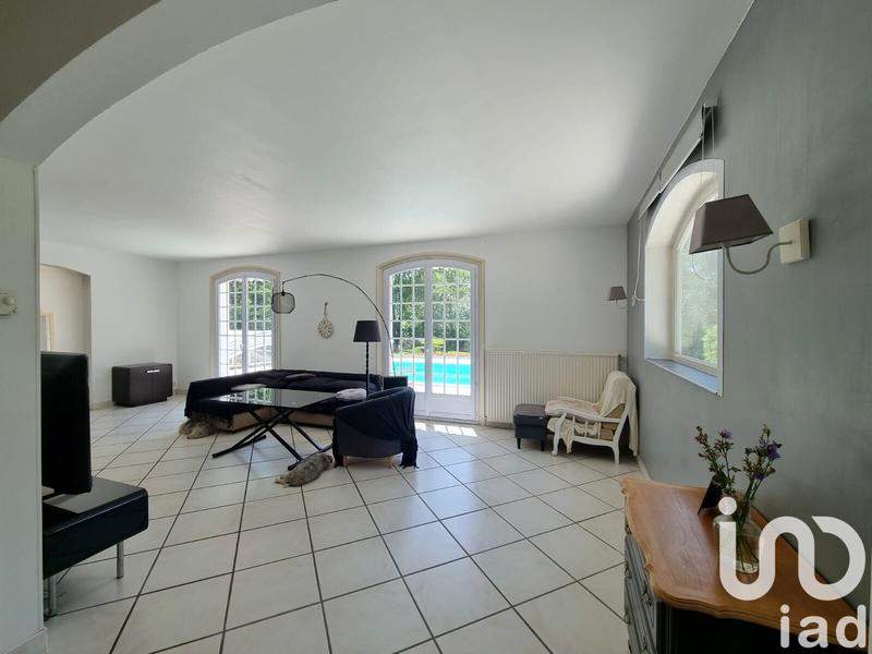 Maison - 220 m² - 9 pièces