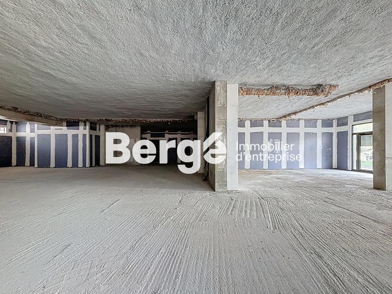 Local commercial - 325 m²