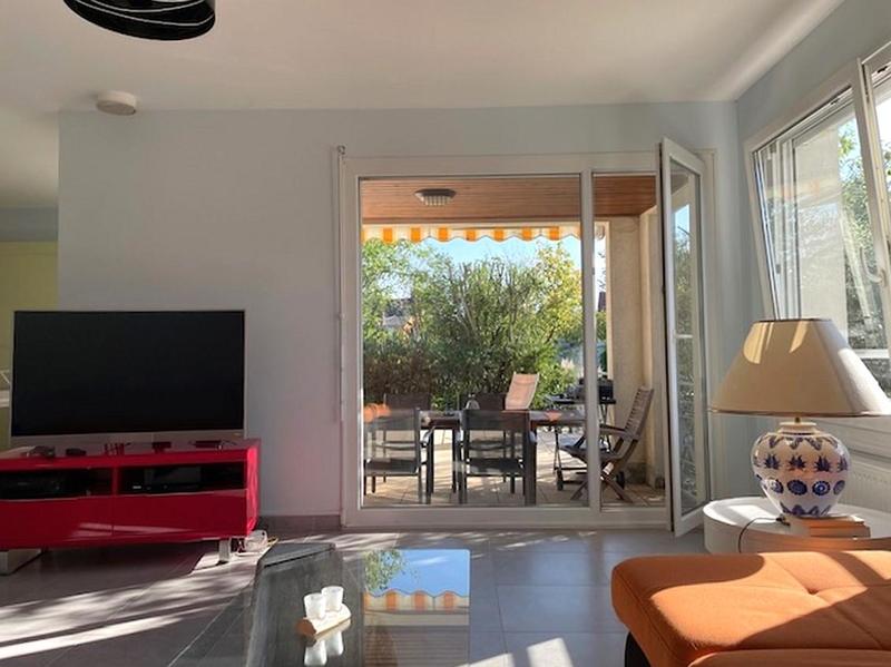 Villa - 12 438 m² - 5 pièces