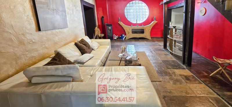 Maison - 231 m² - 7 pièces