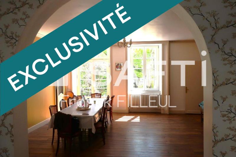 Maison - 376 m² - 10 pièces