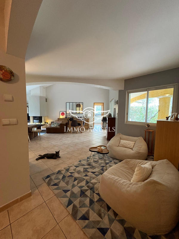 Maison - 170 m² - 5 pièces