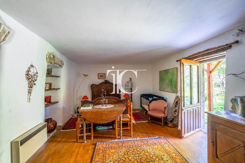 Maison - 205 m² - 8 pièces