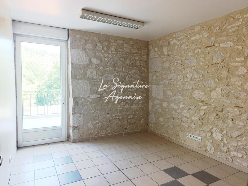 Propriété - 953 m² - 40 pièces