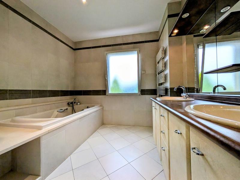 Maison - 165 m² - 6 pièces