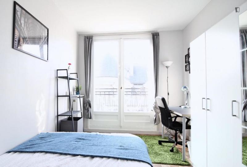Chambre - 12 m² - 4 pièces