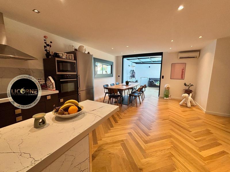 Appartement - 85 m² - 3 pièces