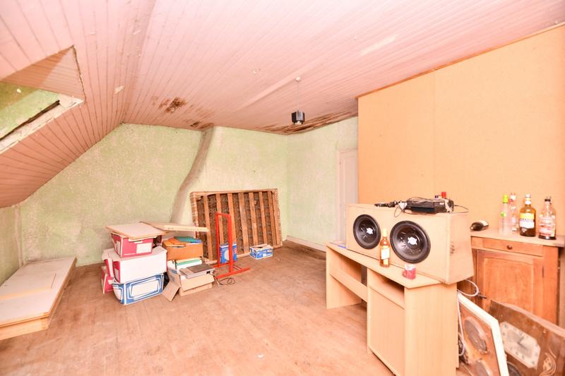 Maison - 80 m² - 6 pièces