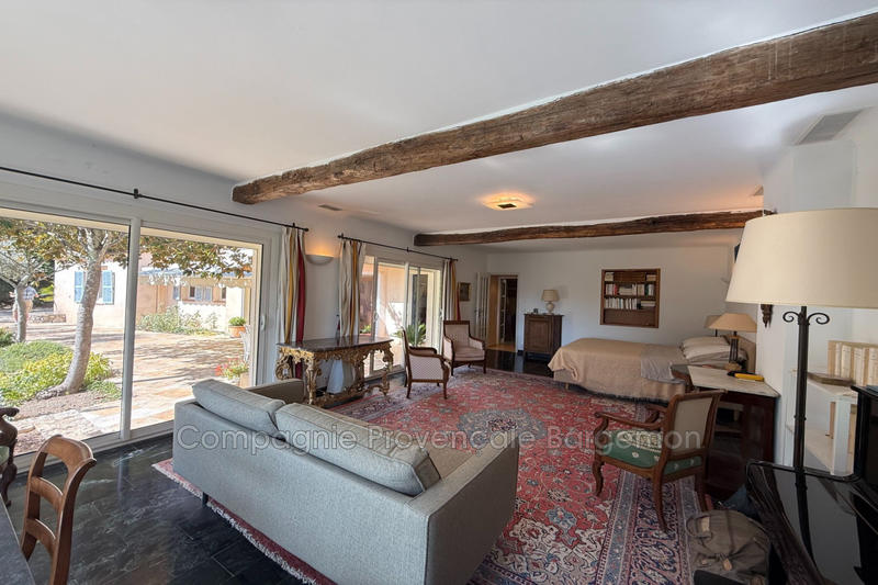 Maison - 260 m² - 9 pièces