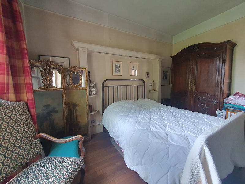 Maison - 232 m² - 10 pièces