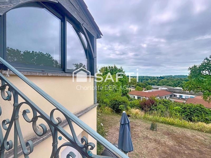 Maison - 207 m² - 9 pièces